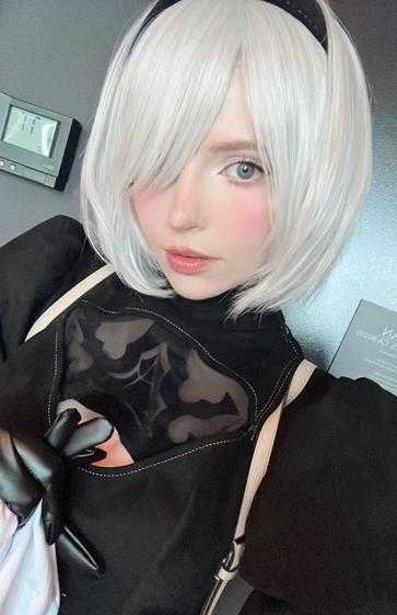 艾什莉体模COS《尼尔》2B：肥美身材太抢眼