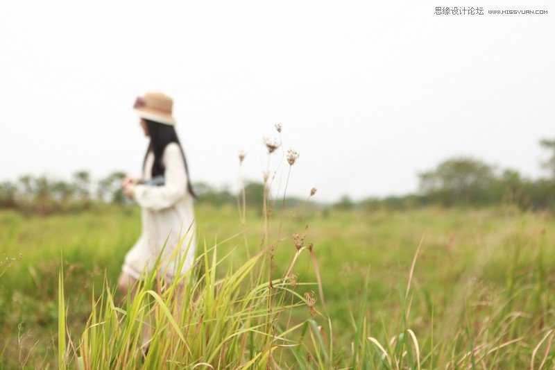 Photoshop调出唯美朦胧的外景美女LOMO效果